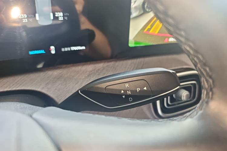 Used Chery Tiggo 9 C-DM 2025 1.5T 106KM Ultra-Comfort Edition 5 Seats Lithium-NMC
