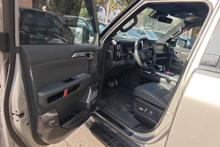 Used JETOUR Traveler 2023 2.0T All-Wheel Drive CrossPRO+