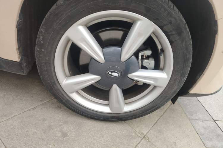 Used ORA Good Cat 2021 400km Standard Range Athena Edition Lithium-Ion Battery Right Front Wheel Hub