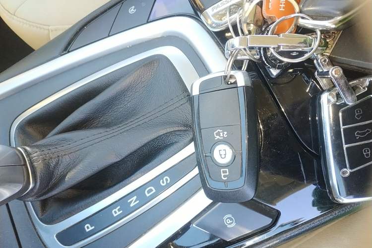 Used Ford Edge 2018 EcoBoost 245 Two-Wheel-Drive Titanium 5-Seater China VI Standard
