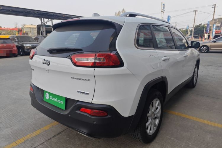 Used Jeep Cherokee 2017 2.0L Superior Edition
