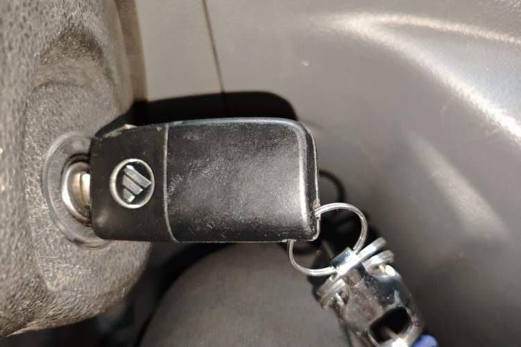 Used Foton Toano 2024 Joyear Multi-Function 2.0T Manual Long-Wheelbase Mid-Roof Model with Single Rear Tire Available in 5/6/7/9-Seater Configurations