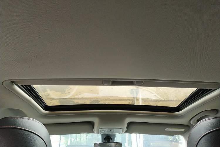 Used Citroen C5 2014 1.6T Automatic Luxury Model Headliner