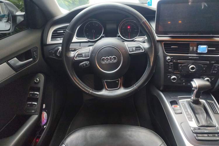 Used Audi A5 2013 Sportback 40 TFSI Steering Wheel