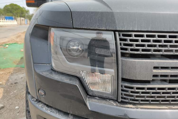 Used Ford F-150 Raptor  Right Front Headlight