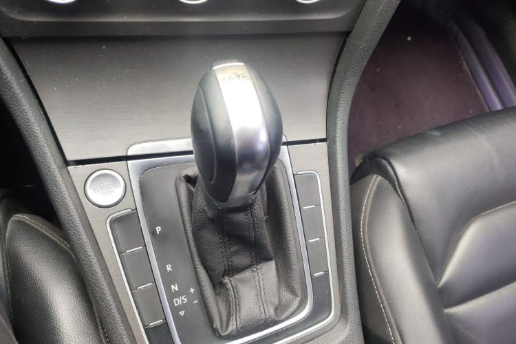 Used Volkswagen Golf 2016 230TSI Automatic Luxury Version
