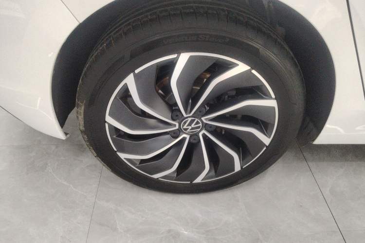 Used Volkswagen Golf 2021 280TSI DSG Pro Right Rear Wheel Hub