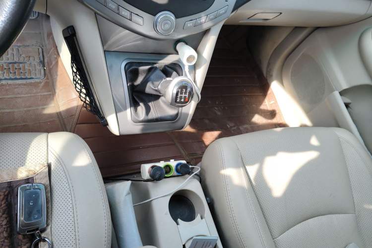 Used BYD S6 2013 Platinum Edition 2.0L Manual Luxury Model
