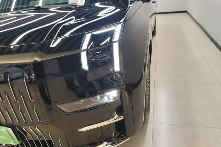 Used Zeekr 009 2024 7-Seater Walk-Through Version Four-Wheel Drive 108 kWh Left Front Headlight