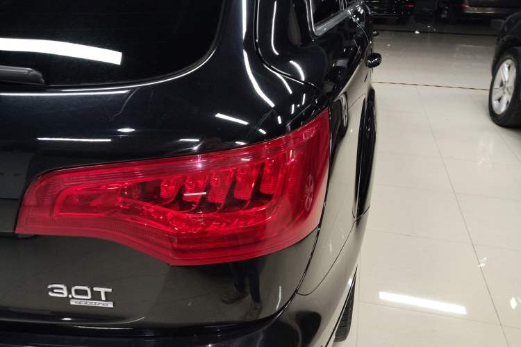 Used Audi Q7 2014 35 TFSI quattro Ambition model
