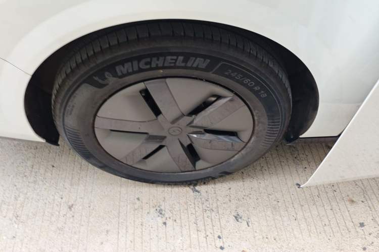 Used Li Auto MEGA 2024 Ultra Model
