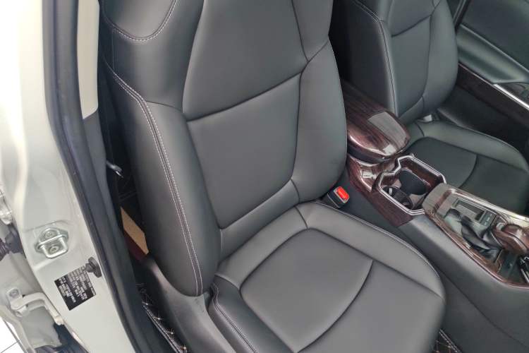 Used Toyota RAV4 2023 2.0L CVT Two-Wheel Drive Fashion Edition Right Front Seat