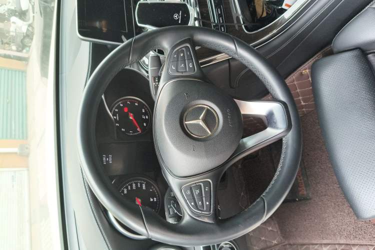 Used Mercedes-Benz GLC 2016 GLC 260 4MATIC Luxury Model