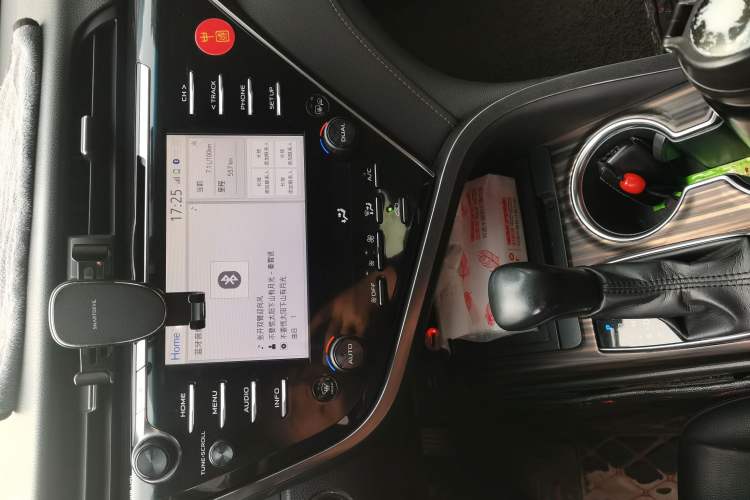 Used Toyota Camry 2018 2.5G Luxury Edition Audio And AC Panel