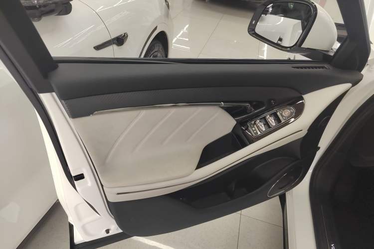 Used VOYAH FREE 2025 318 318 km Rear-Drive Touring Edition