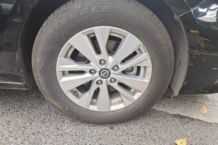 Used Nissan Teana 2020 2.0L XL Comfort Edition Right Front Wheel Hub