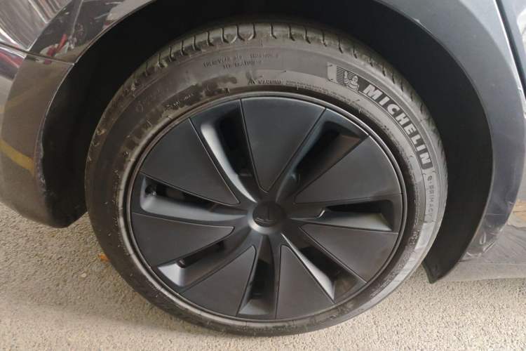 Used Tesla Model 3 2023 Long-Range All-Wheel-Drive Version