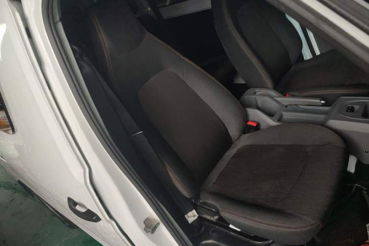 Used Karry Jiangtun E5 2024 268 km Range Open-Window 6-Seater Version
