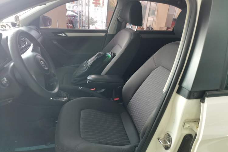 Used Volkswagen Jetta 2015 Value Edition 1.6L Automatic Comfort Version
