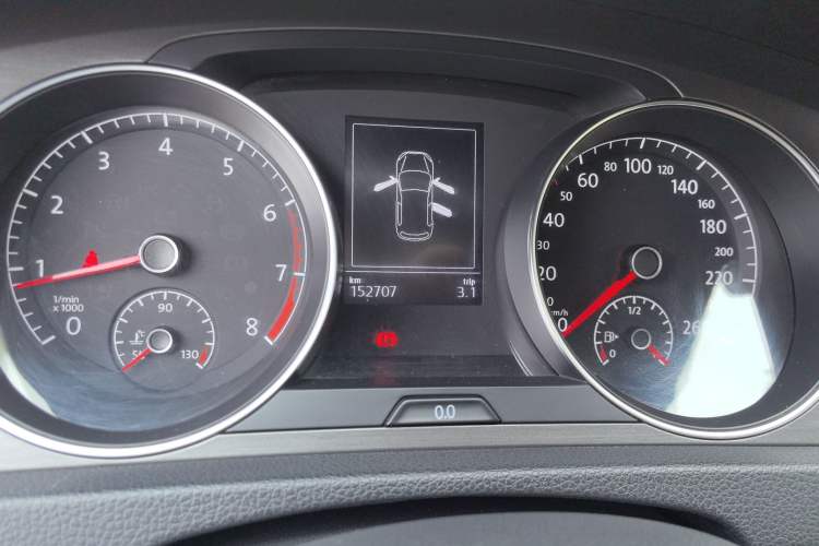 Used Volkswagen Golf 2016 230TSI Manual Comfort Version
