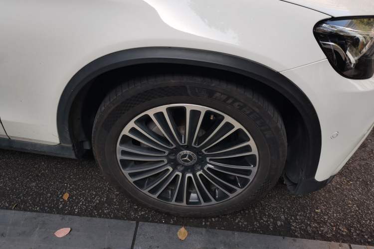 Used Mercedes-Benz GLC 2019 GLC 200 L 4MATIC Right Front Wheel Hub