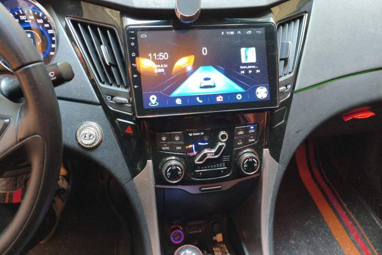 Used Hyundai Sonata 2013 2.0L Automatic Luxury Edition Audio And AC Panel