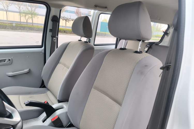 Used Jinbei Hiace X30 2024 1.5L Champion Edition Passenger Vehicle 5/6/7 Seats Left Front Seat