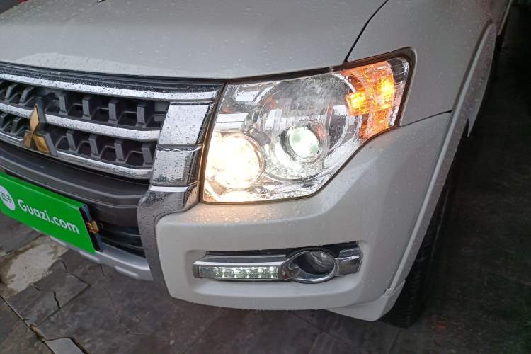 Used Mitsubishi Pajero (Parallel Import) 2018 V97 3.8L 5-Door GLS Sunroof – Middle East
