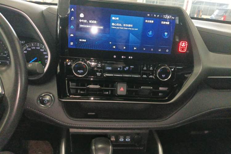 Used Toyota Highlander 2023 2.5L Smart Electric Hybrid Dual-Drive Prestige Version 7 Seats Audio And AC Panel