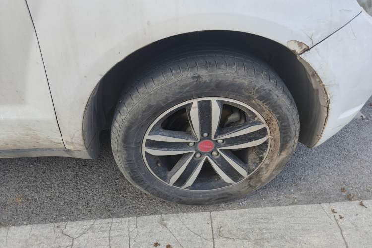 Used Geely Auto GX7 2015 Classic Edition 1.8L Manual Elite Model China V Standard Right Front Wheel Hub