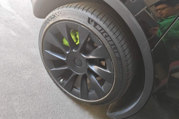 Used Tesla Model Y 2022 Long-Range All-Wheel-Drive Version