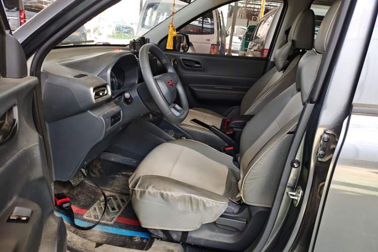 Used Wuling Hongguang New Energy 2024 All-Electric Model 300KM Practical Version