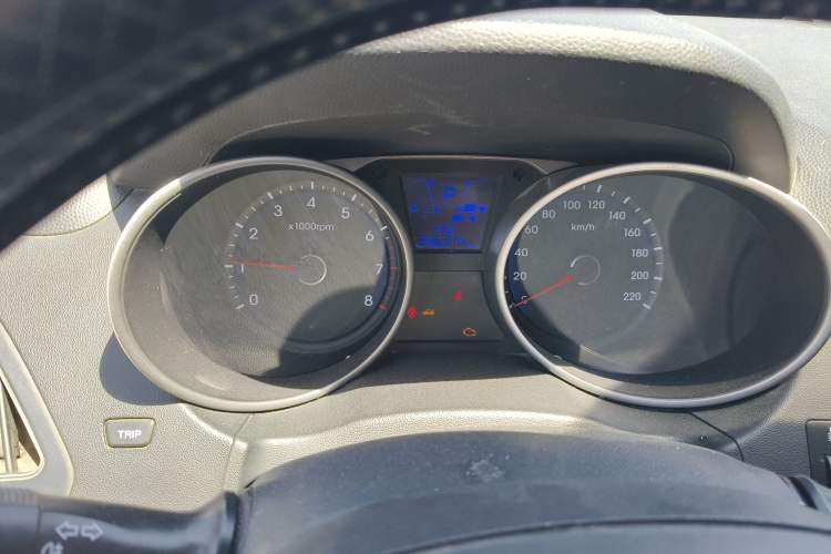 Used Hyundai ix35 2013 2.0L Automatic Two-Wheel Drive Smart GLS China IV Standard Instrument Cluster