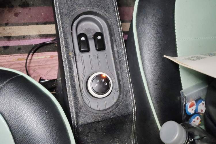 Used Wuling Hongguang MINIEV 2021 Macaron Premium Model – Lithium Iron Phosphate Gear Lever