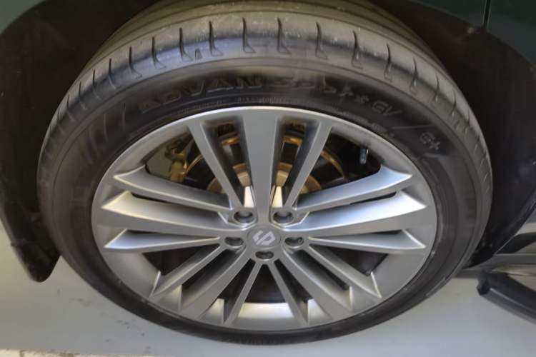 Used Leapmotor C16 2024 All-Electric 520 LiDAR Edition Right Rear Wheel Hub