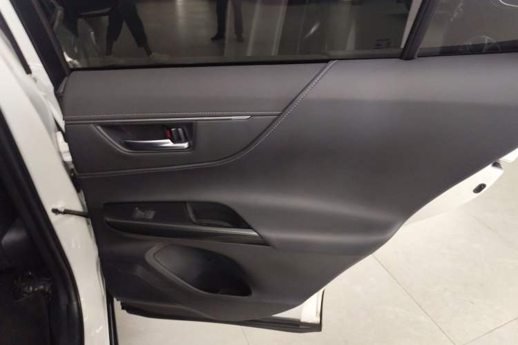 Used Toyota Venza 2023 2.0L CVT Two-Wheel Drive Prestige Version