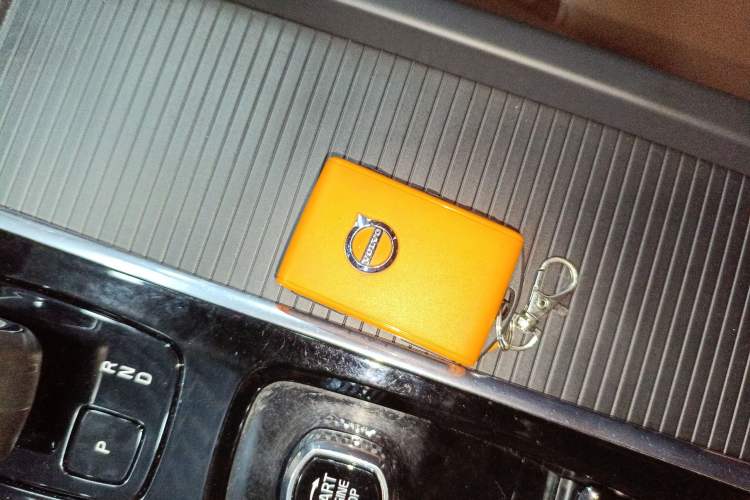 Used Volvo XC60 2024 B5 4x4 Smart Luxury Edition