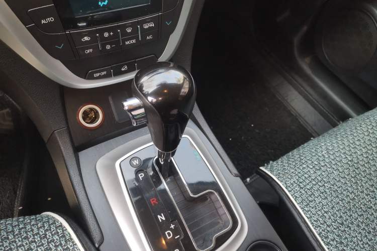 Used GAC Trumpchi GS5 Super 2015 2.0L Automatic Two-Wheel Drive Elite Edition Gear Lever