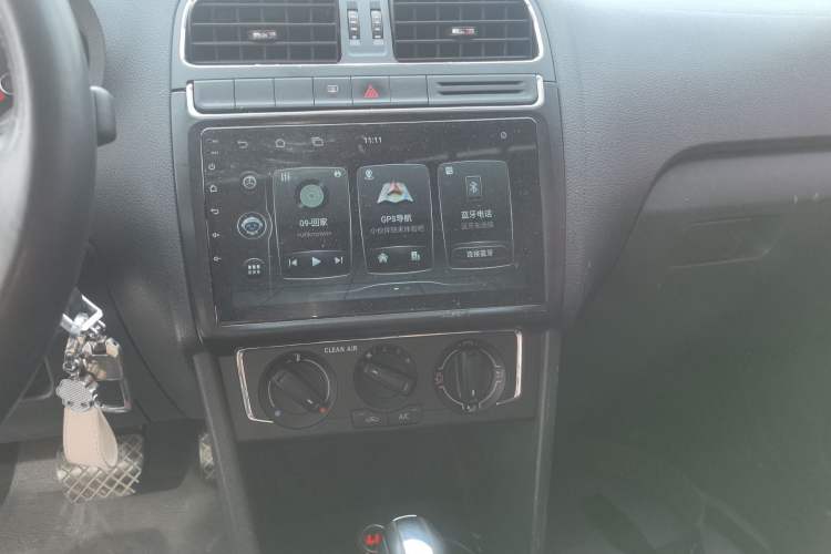 Used Volkswagen Polo 2016 1.6L Automatic Comfort Model
