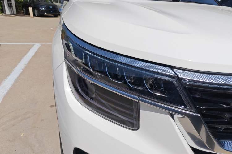 Used Kia KX3 2021 1.5L CVT All-Around Edition Right Front Headlight