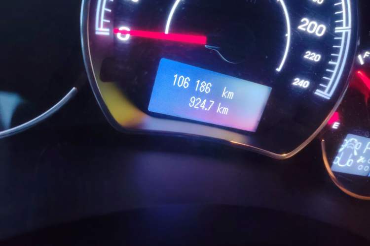 Used Renault Koleos 2013 2.5L Two-Wheel-Drive Urban Edition Odometer Close Up