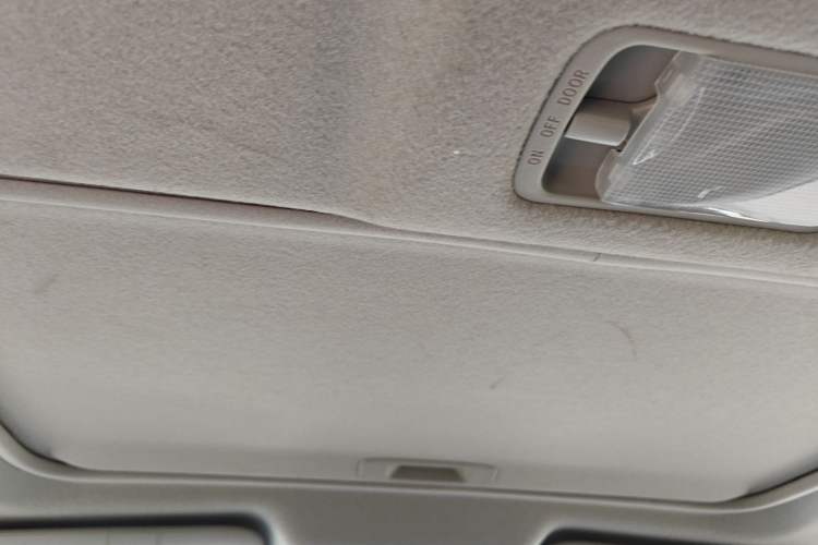 Used Nissan Tiida 2016 1.6L CVT Cool Dynamic Edition Headliner