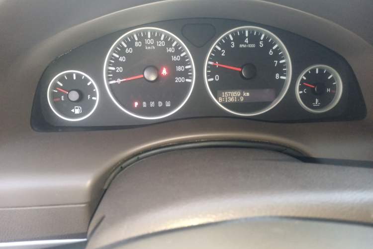 Used Buick GL8 2014 2.4L Classic Edition Odometer Close Up