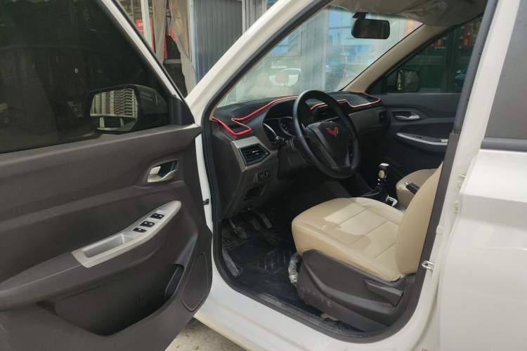 Used Wuling Hongguang 2021 1.5L Facelifted S Comfort Version with Electric Power Steering LAR
