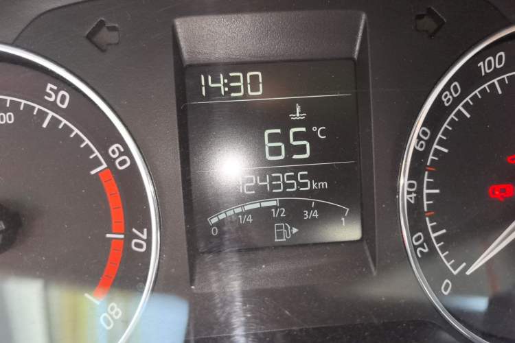 Used Skoda Rapid Spaceback 2014 1.6L Manual Enjoyment Edition