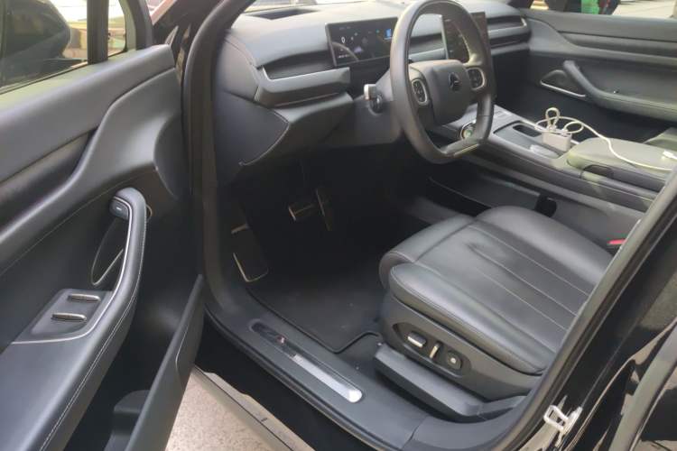 Used Nio ES8 2024 75 kWh Driver Seat