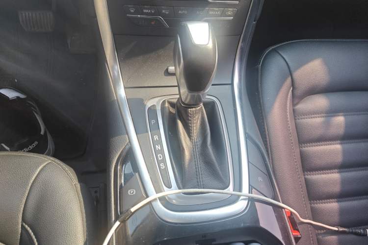 Used Ford Edge 2018 EcoBoost 245 Two-Wheel-Drive Titanium 7-Seater China V Standard
