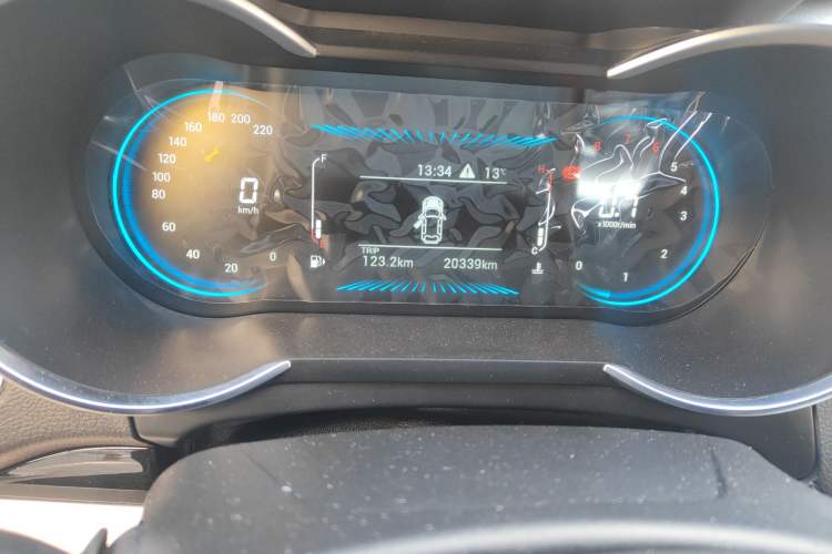 Used Soueast DX8 2022 1.5T Manual Amazon Edition 5 Seats
