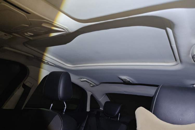 Used Ford Focus 2012 Sedan 1.6L Automatic Fashion Edition
