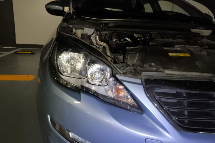 Used Peugeot 308S 2015 1.2T Automatic Jingchi Edition Right Front Headlight